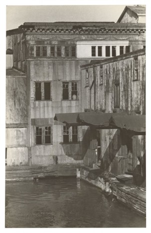 Alvin Baltrop, The Piers (exterior view), n.d. (1975-1986), Galerie Buchholz