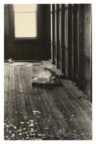 Alvin Baltrop, The Piers (body under cloth), n.d. (1975-1986), Galerie Buchholz