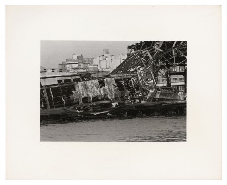 Alvin Baltrop, The Piers (collapsed architecture, couple buttfucking), 1979 , Galerie Buchholz