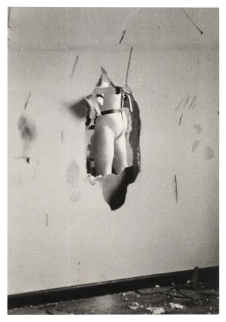 Alvin Baltrop, The Piers (hole in the wall), n.d. (1975-1986), Galerie Buchholz