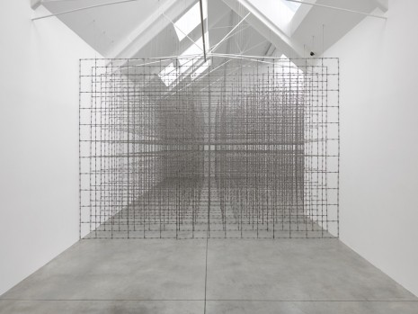 Santiago Sierra, Impenetrable Structure, 2017, Lisson Gallery