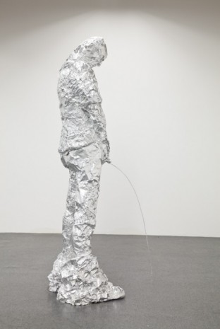 Tom Friedman, Untitled (peeing figure), Stainless steel, Luhring Augustine