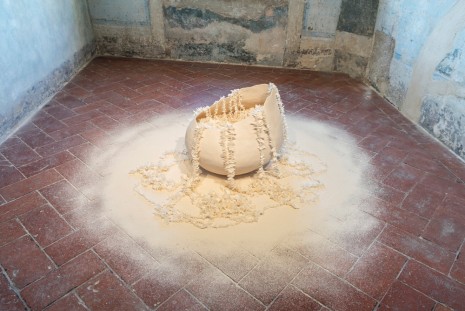 Sabrina Mezzaqui, Bianco naturale, 2017, Galleria Continua