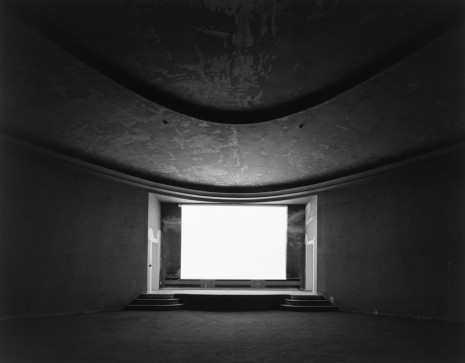 Hiroshi Sugimoto, Salle 37, Palais de Tokyo, Paris, 2013, Marian Goodman Gallery