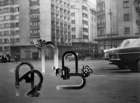 Geta Brătescu, Magnetii in Oras (Magnets in the City) (detail), 1974 , Hauser & Wirth