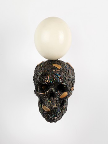 Jan Fabre, Skull with the Egg of Birth, 2013, Galería Javier López & Fer Francés