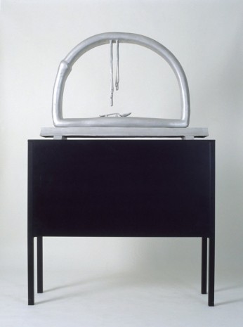 Bruno Gironcoli, Bogen mit Tropfenform, 1967 , Galerie Elisabeth & Klaus Thoman