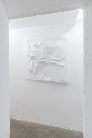 Loris Cecchini, Gaps (Bookshelf) III, 2018, Galleria Continua