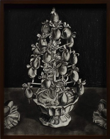 Elad Lassry, Egg Centerpiece, 2012, David Kordansky Gallery