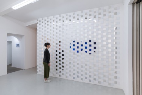Daniel Buren, Photo-souvenir: ‘Le Mur aux multiples reflets', 2016 , Galleria Continua