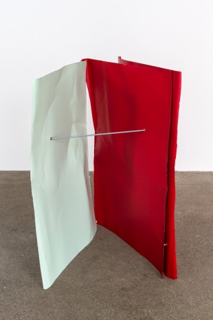 Michael Kienzer, Lichtgrün/Orientrot/Orientrot (Flyer 3 parts), 2016 - 2018 , Galerie Elisabeth & Klaus Thoman