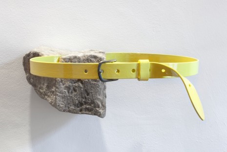 Jim Lambie, Asteroid Belt (Yellow), 2018, Galleria Franco Noero