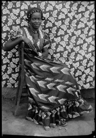 Seydou Keïta, Sans titre (MA.KE.278 - NEG 00111, 1959, Galerie Nathalie Obadia