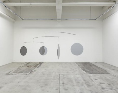 Jeppe Hein, Two – way Mirror Mobile, 2011, Galleri Nicolai Wallner