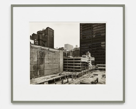 Thomas Struth, The Loop Towards Dearborn Street, Chicago 1990, , Galerie Max Hetzler