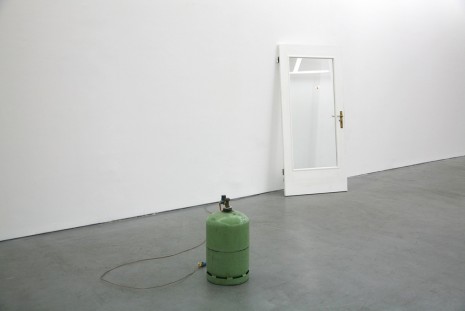 Ariel Schlesinger, Door (Braunshweig), 2012, Yvon Lambert (closed)