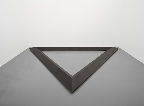 Bruce Nauman, Triangle, 1977-1986 , Simon Lee Gallery