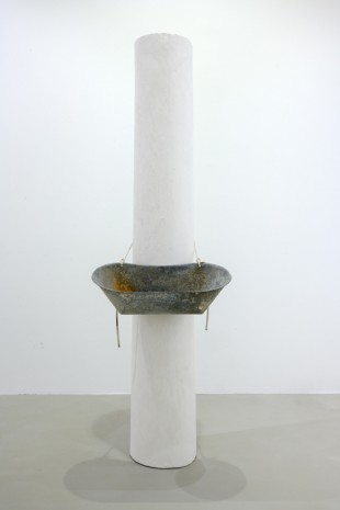 Inge Mahn, Säule mit Sämulde, 2018 , Galerie Max Hetzler