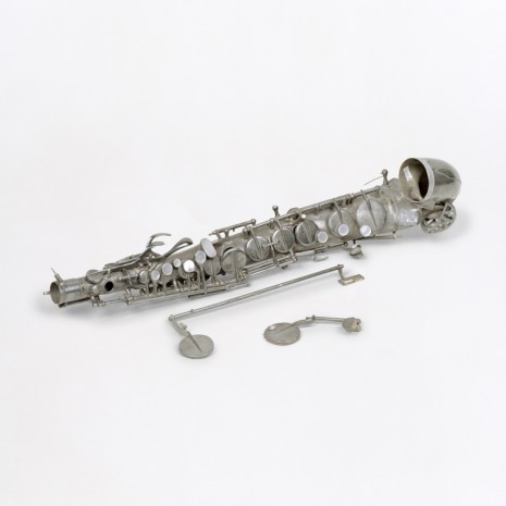 Susan Philipsz, War Damaged Musical Instruments, Altsaxophon (ruin), 2015, Ellen de Bruijne PROJECTS