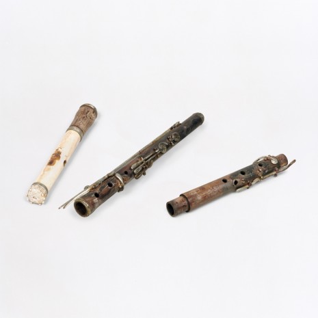 Susan Philipsz, War Damaged Musical Instruments, Querflöte (ivory), 2015, Ellen de Bruijne PROJECTS