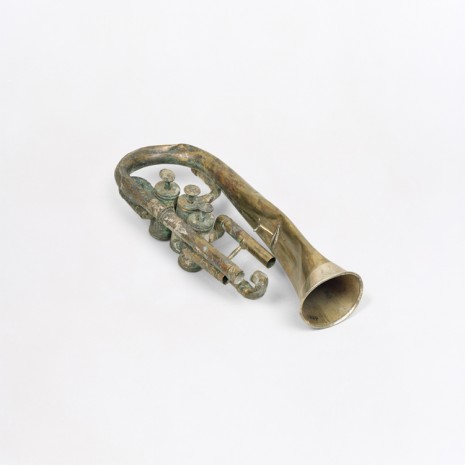 Susan Philipsz, War Damaged Musical Instruments, Horn (ruin), 2015, Ellen de Bruijne PROJECTS