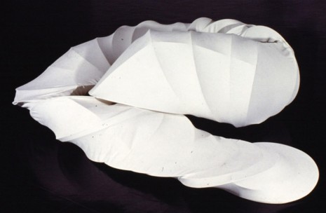 Lydia Okumura, White Volume, First realized at the Museu de Arte Moderna, São Paulo, 1984, 1984 , Galerie Thaddaeus Ropac