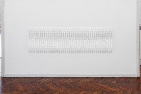 Jac Leirner, Silver Randy’s (regular size), 2019, Galleria Franco Noero
