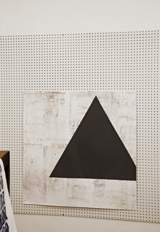 Lucy Coggle, Triangle, 2012, ChertLüdde
