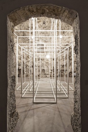 Antony Gormley, BREATHING ROOM I [SAN GIMIGNANO], 2012, Galleria Continua