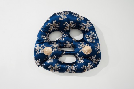 Timothy Hyunsoo Lee, Pillow talk (Mask for Masc) III, 2019 , Sabrina Amrani