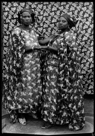 Seydou Keïta, Sans titre (MA.KE.158 BOX-NEG.01096), 1956-1959 , Galerie Nathalie Obadia