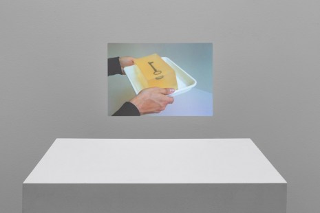 Gabriel Sierra, La apertura del cubo, 2017, Galleria Franco Noero