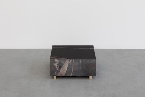 Gabriel Sierra, Untitled (Corner I), 2019, Galleria Franco Noero