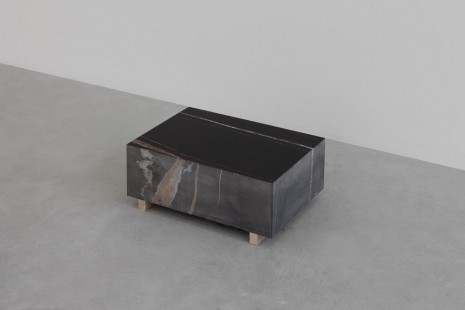 Gabriel Sierra, Untitled (Corner I), 2019, Galleria Franco Noero