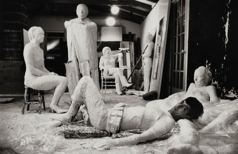 Ugo Mulas, Richard Bellamy in George Segal’s studio, 1964 , Matthew Marks Gallery