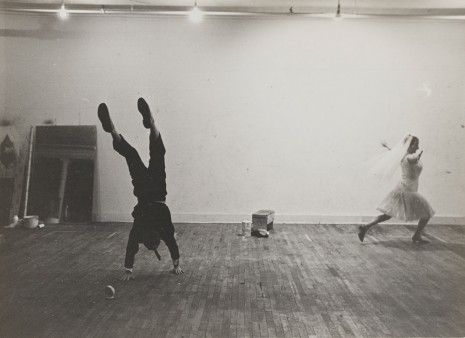 Ugo Mulas, Rehearsal for Rauschenberg’s Spring Training (Alex Hay and Trisha Brown), 1964-65, Matthew Marks Gallery