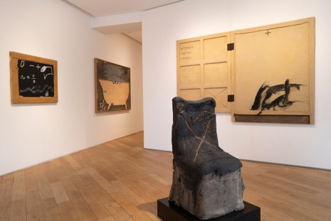 Antoni Tàpies, L'objet, Galerie Lelong & Co.