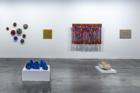 Sheila Hicks, Julije Knifer, Mikael Lo Presti, Machiko Ogawa, Kenjiro Okazaki..., Art Basel Miami Beach, galerie frank elbaz