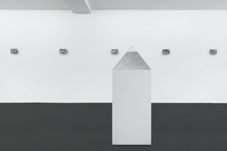 Christelle Oyiri, “Heaven’s worth, Hell on earth”, Galerie Buchholz