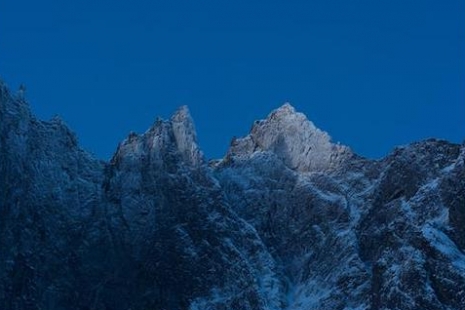 Catherine Opie, Holding Blue, Regen Projects