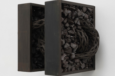 Olga de Amaral, Carmen Herrera, Anish Kapoor, Hélio Oiticica, Huguette Caland..., Art Basel Paris, Lisson Gallery