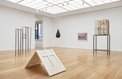 Louise Bourgeois, Alexander Calder, Isa Genzken, Robert Gober, Eva Hesse..., Maisons Fragiles, Hauser & Wirth