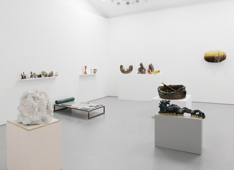 Lynda Benglis, Ida Ekblad, Lucio Fontana, Günther Förg, Liz Larner..., la mia ceramica, Galerie Max Hetzler
